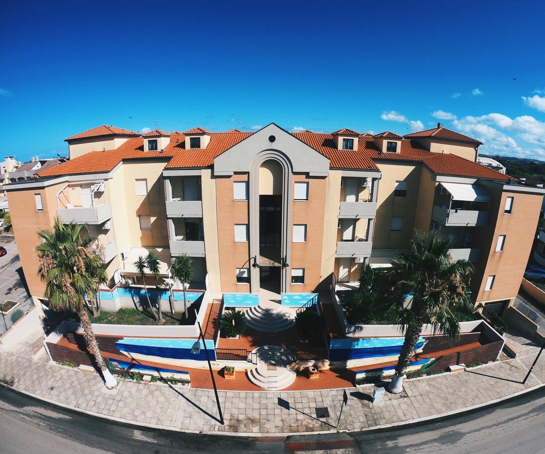 Aloha Park Hotel กัมโปมาริโน ภายนอก รูปภาพ