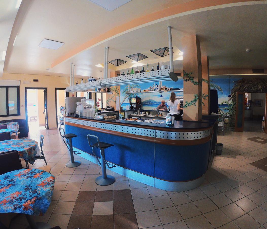Aloha Park Hotel กัมโปมาริโน ภายนอก รูปภาพ