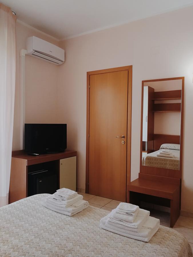 Aloha Park Hotel กัมโปมาริโน ภายนอก รูปภาพ