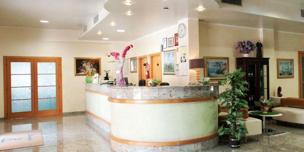 Aloha Park Hotel กัมโปมาริโน ภายนอก รูปภาพ